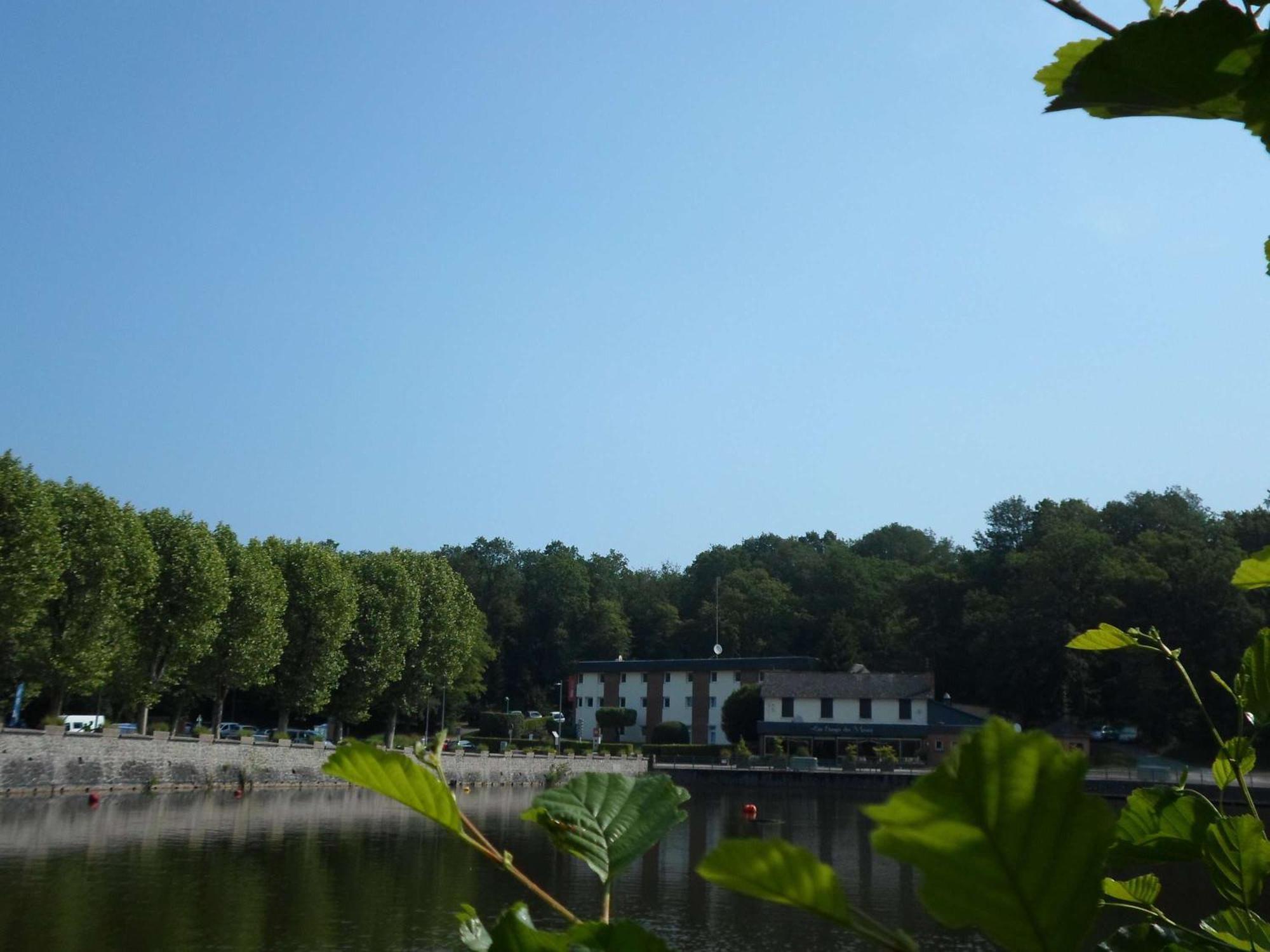 Ibis Les Etangs Des Moines Hotell Fourmies Exteriör bild