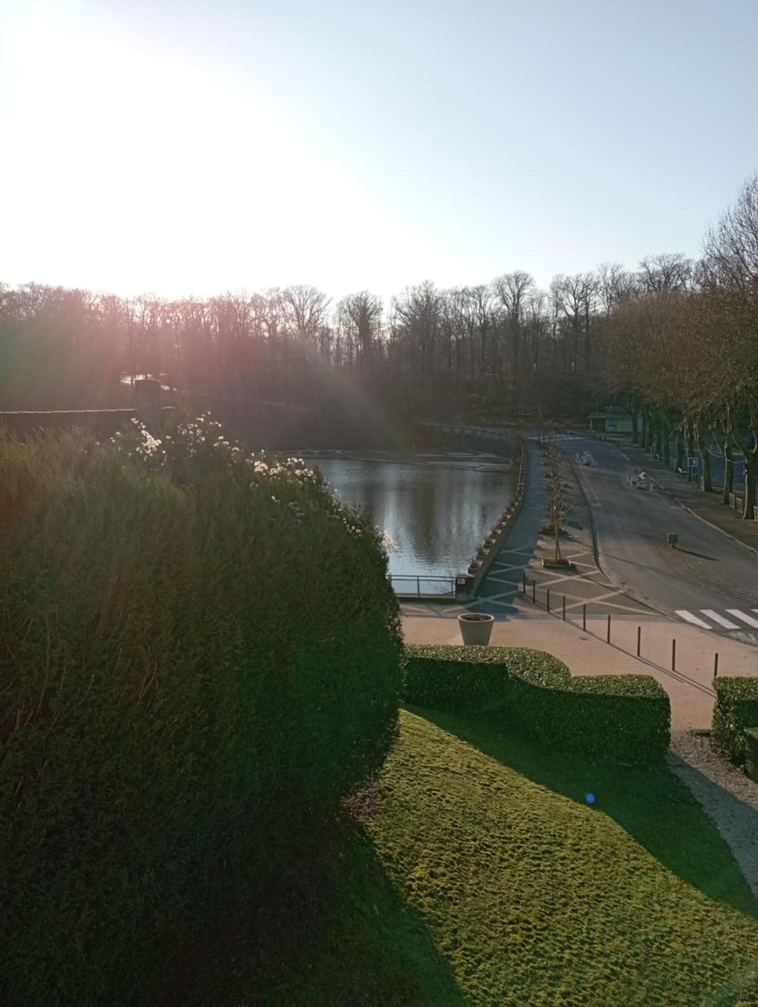 Ibis Les Etangs Des Moines Hotell Fourmies Exteriör bild