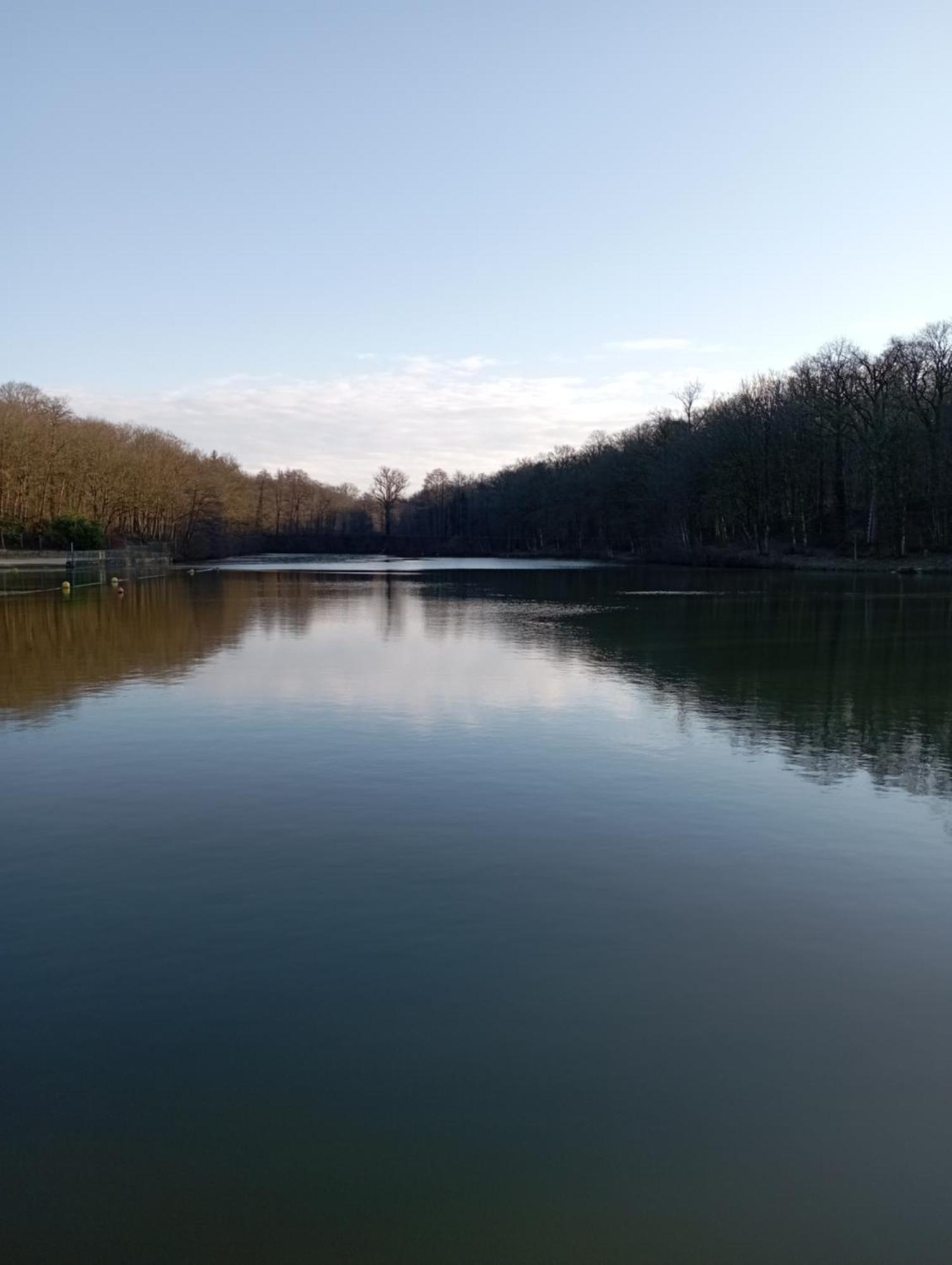 Ibis Les Etangs Des Moines Hotell Fourmies Exteriör bild