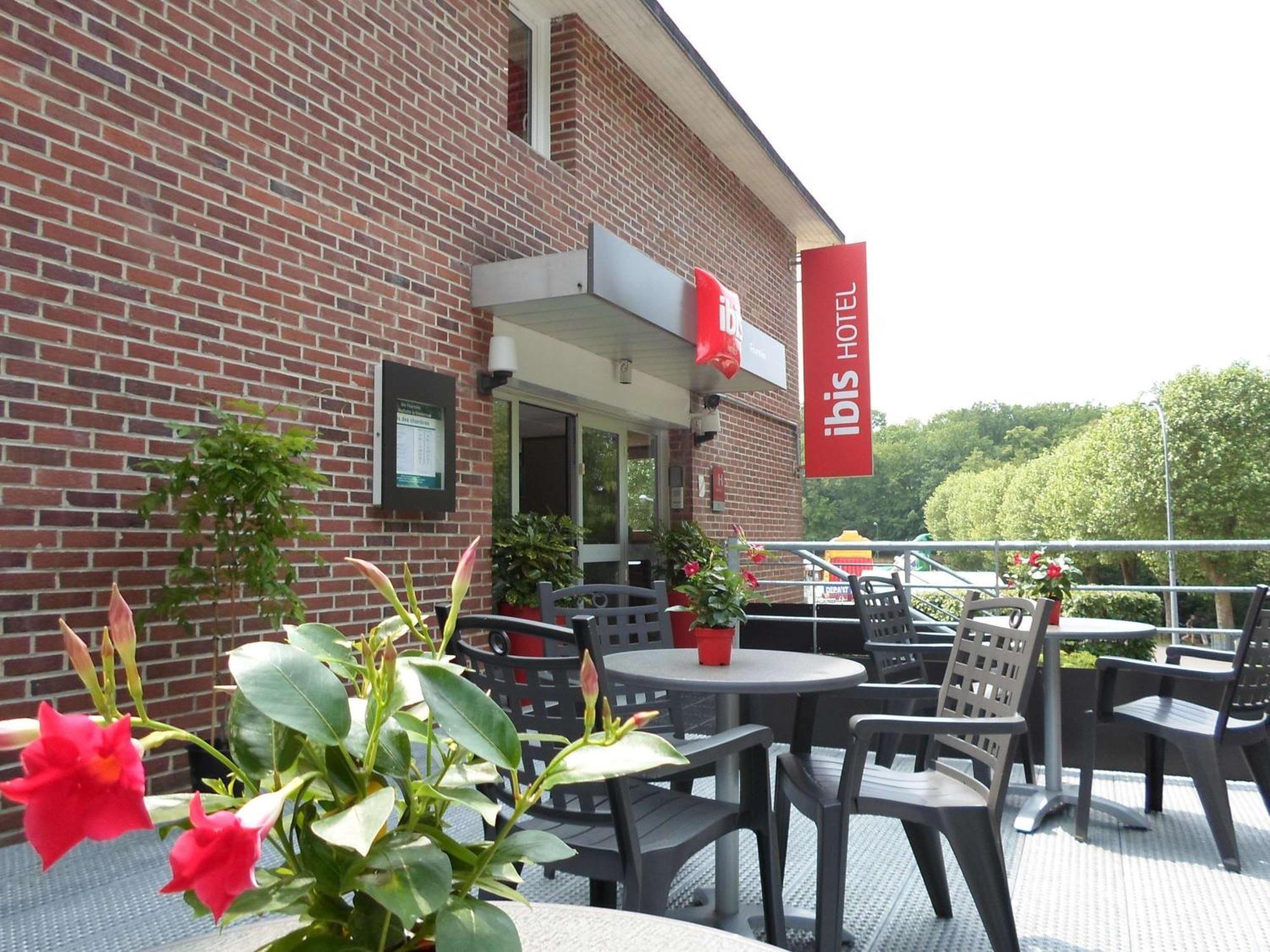 Ibis Les Etangs Des Moines Hotell Fourmies Exteriör bild