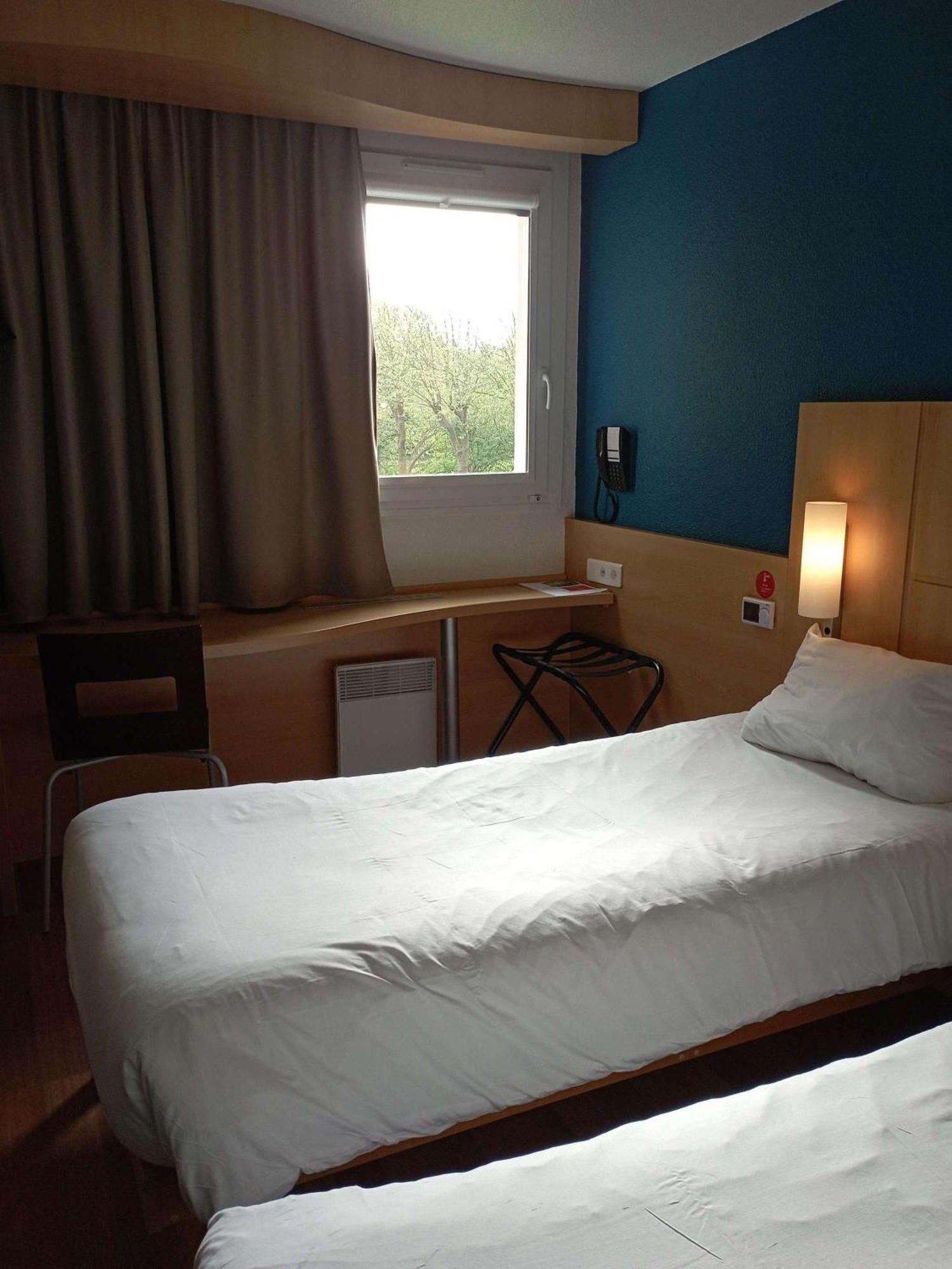 Ibis Les Etangs Des Moines Hotell Fourmies Exteriör bild